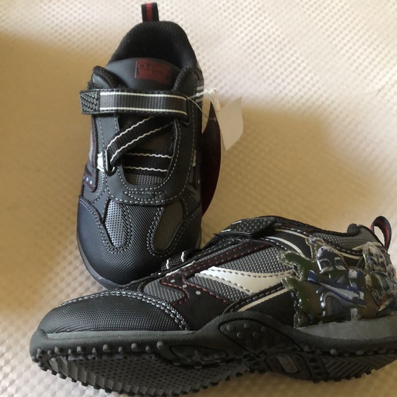 Shoes Star Wars boys new sizes 8.5M, 9M, 9.5M, 10.5M, 11M or 11.5M velcro close - Picture 2 of 5